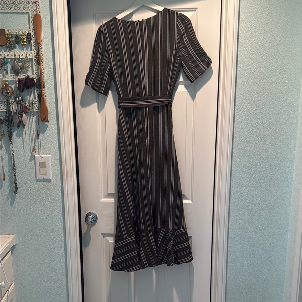 Excellent condition Black Striped Ruffle Dress - Picture 5 of 12